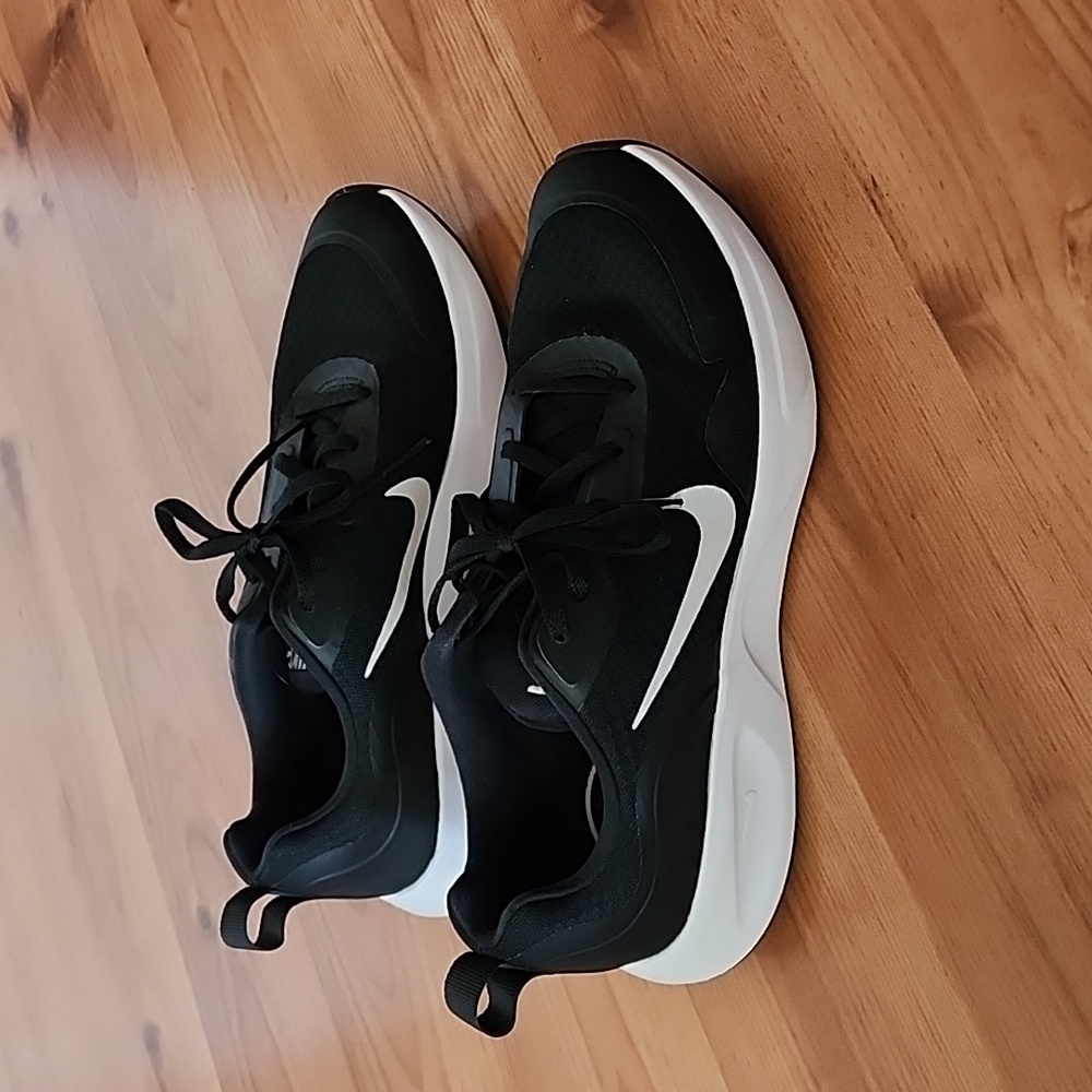 Womens Nike Wearallday sneakers